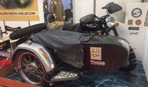 Moto Légende 2017 : un side car prêt pour l'aventure