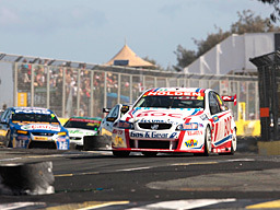 V8SC/Supercarnivale: Les pilotes du monde entier y affluent