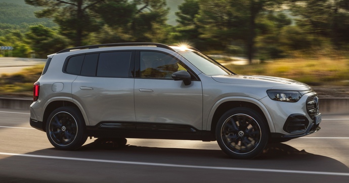 Le nouveau Mercedes GLB électrique réduit la taille de ses batteries et ça lui donne droit au bonus écologique français