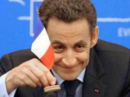 Réponse à la question n° 148 : quel est l’équivalent du drapeau à damiers, pour le départ d’une course ?