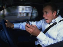 63 % des salariés français téléphonent en conduisant