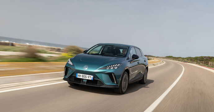 Moins de 28 000 € sans bonus : comment la nouvelle MG4 atomise la concurrence.