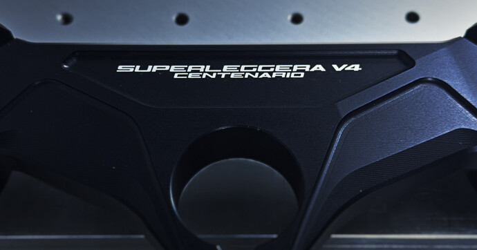 Ducati annonce du très, très lourd pour bientôt avec une nouvelle hypersportive !