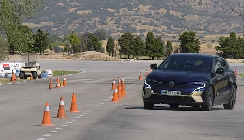 La Renault Mégane E-Tech dans la moyenne au test de l'élan