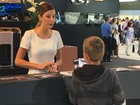 Vidéo - Mondial de Paris 2016: les constructeurs sont-ils généreux avec les enfants?