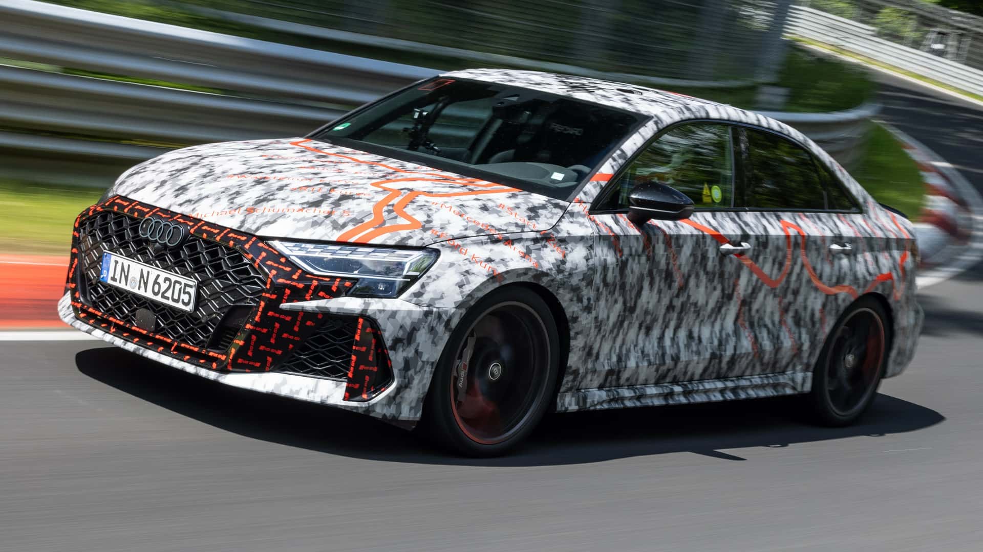 L'Audi RS 3 restylée prend une revanche sur la BMW M2
