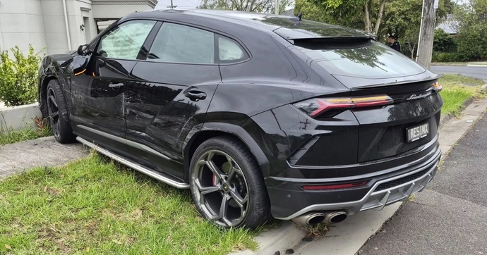 Âgé de 16 ans, il vole un Lamborghini Urus, le montre sur Instagram puis le crash