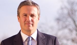 Nicolas Dupont-Aignan veut renationaliser les autoroutes et favoriser le made in France