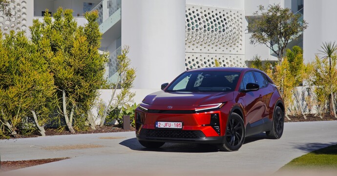 À 39 600 €, le C-HR + est-il enfin le premier bon véhicule électrique de Toyota ?