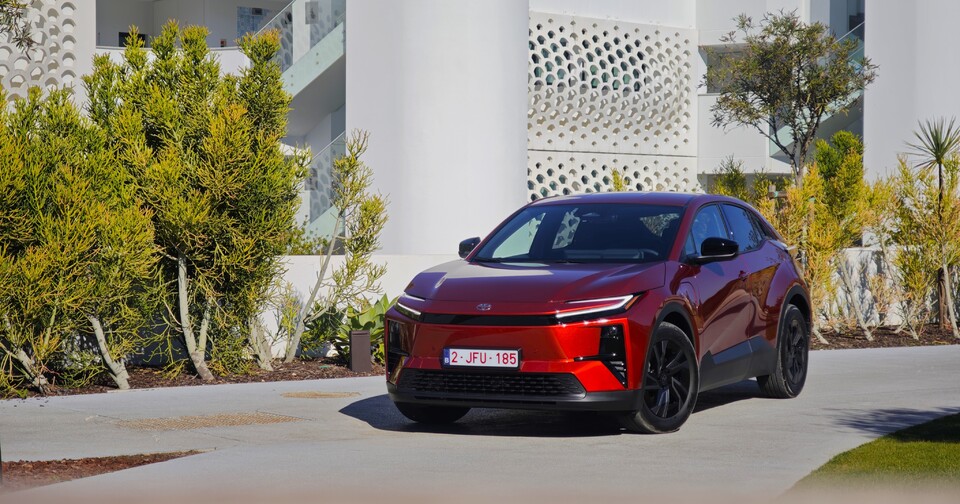 À 39 600 €, le C-HR + est-il enfin le premier bon véhicule électrique de Toyota ?