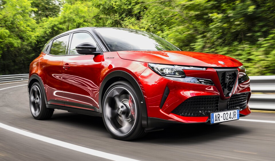 Le nouvel Alfa Romeo Junior se résume-t-il à un Peugeot 2008 endimanché ?