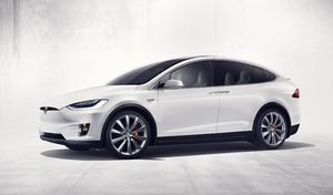 Quand Daimler loue des Tesla pour les rendre à l'état d'épave