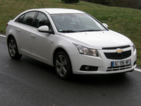 Essai - Chevrolet Cruze 1.8 LT: des pneus coréens qui posent problème
