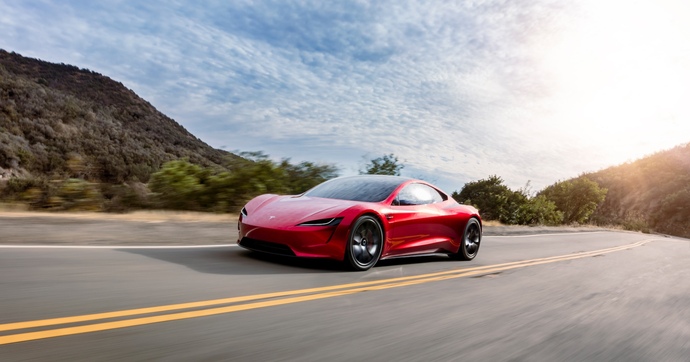 La Tesla Roadster est encore reportée mais ce sera un « banger hors catégorie »