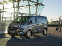 Ford annonce de l'électrique et de l'hybride rechargeable sur ses utilitaires