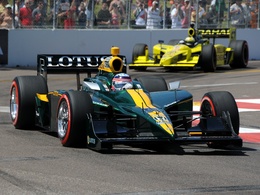 (Minuit chicanes) Lotus ridiculise son glorieux passé sportif