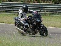 Essai Pirelli Angel ST: de la route à la piste.