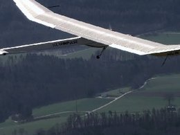 Le premier avion solaire a fait son vol d'essai