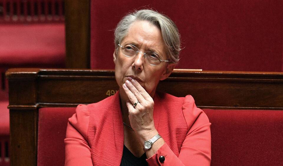 Ralentisseurs illégaux : Élisabeth Borne accusée de "mise en danger
