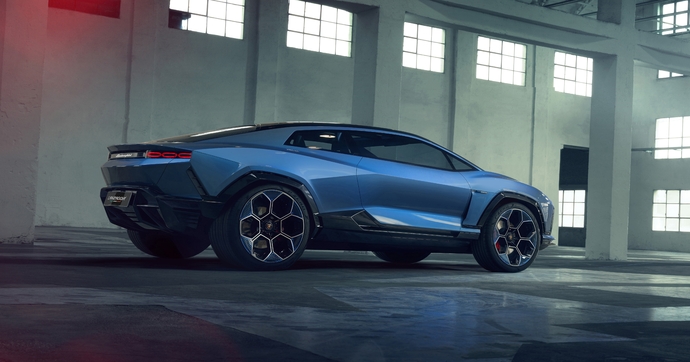 Lamborghini attendra sans doute de voir si Ferrari se rate avec sa voiture électrique