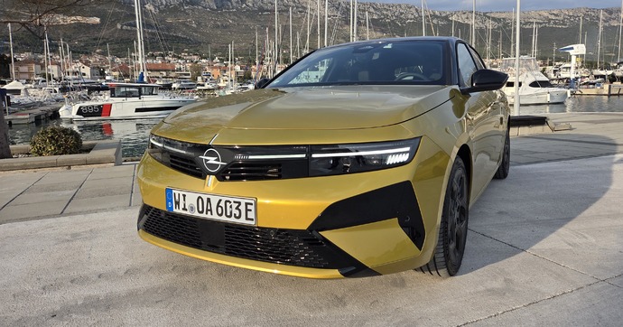 Opel Astra restylée : une nouvelle face avant, et c’est tout ?