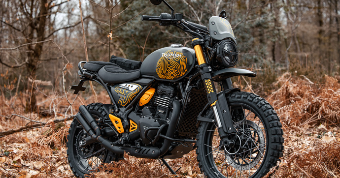 FCR Original « Escape » : la Triumph Scrambler 400 XC qui se prend pour une reine du désert !