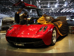 Geneve 2011 : les belles s'effeuillent, un peu...
