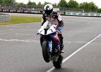 Championnat de France Superbike au Vigeant (86) : Erwan Nigon dominateur.