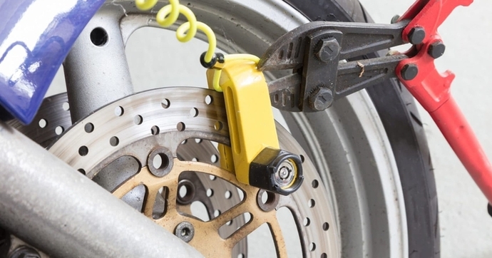 Voler une moto et la remettre en vente telle quelle sur Internet : le braquage le plus stupide de l’année (et il est catalan)