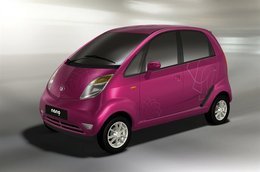 Salon AutoExpo de New Delhi 2010 : la Tata Nano voit la vie en rose