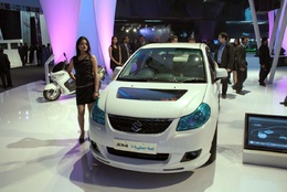 Salon AutoExpo de New Delhi 2010 : la Suzuki SX4 hybride