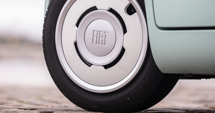 Essence chère: et si c'était le moment d'acheter une troisième voiture?