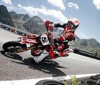 Supermotard 2011: après son carton plein au 3ème GP de la saison, Adrien Chareyre répond à nos questions.