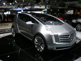 En direct de Genève: Le point sur le stand Cadillac.