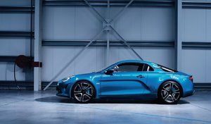 Alpine : le ministre de l'Economie à Dieppe pour inaugurer la production de la nouvelle A110
