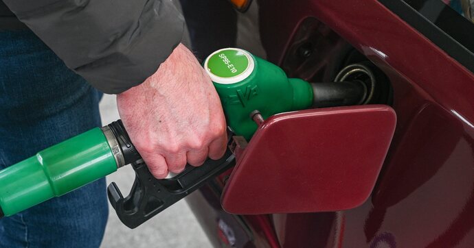 Coût de l’essence : un salarié sur cinq prêt à tricher sur ses notes de frais carburant