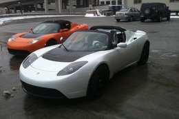 Salon de Détroit 2010 : Tesla célèbre le 1000e Roadster électrique produit