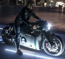 Lotus C-01 : elle peut aussi rouler !