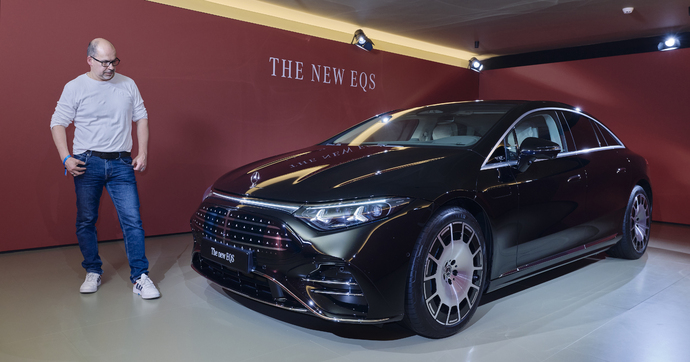 La Mercedes EQS restylée gagne quelques modifications esthétiques, de nouvelles technologies et dépasse les 900 km d'autonomie