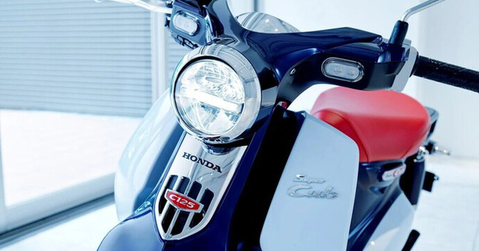 La moto la plus vendue de l’histoire… boudée en France ? La Honda Super Cub face à un marché qui ne la comprend pas