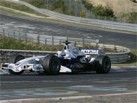 Heidfeld jette sa BMW dans l'Enfer vert !