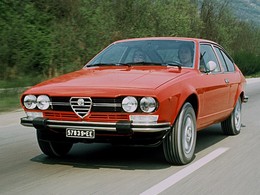 (Minuit chicanes) Toute une journée avec l'Alfa Romeo Giulietta