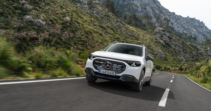 Mercedes GLB 2026 : le SUV premium qui s’affiche au prix d’un Peugeot e-5008