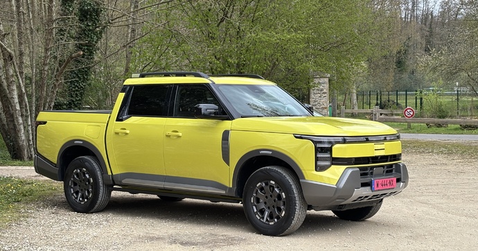 Nous avons rencontré par hasard le Frontier Pro, le nouveau pick-up de Nissan et il est énorme !