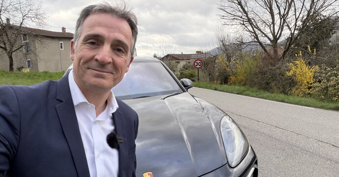 Le maire de Grenoble a ressorti un vieux poisson d’avril en Porsche Cayenne pour ses « haters »