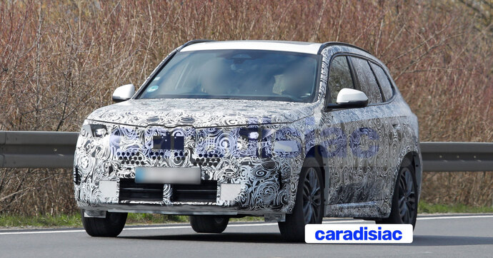 Afin de faire face à des ventes électriques limitées et conserver une production élevée, BMW va restyler son SUV BMW X1 thermique.