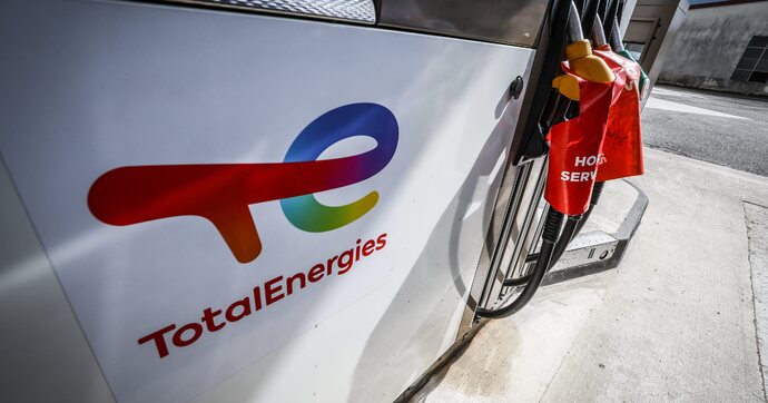 Voici comment continuer à payer le carburant à prix plafonné dans les stations Total Energies