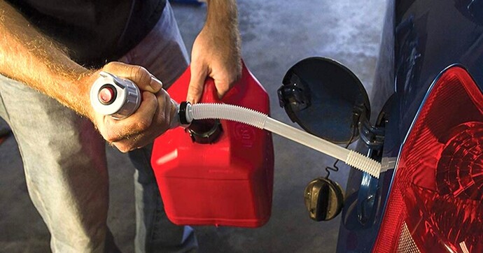 Vol de carburant : nos conseils simples pour éviter de se faire siphonner son réservoir