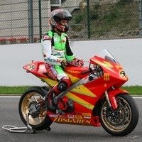 Les motos.