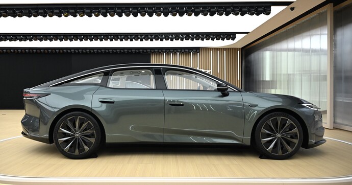 Toyota BZ7 : l’équivalent d’une Tesla Model S au prix d’un Dacia Duster !